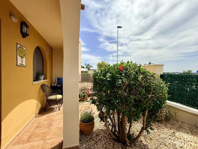 3 soverom Rekkehus til salgs i Huelva by med svømmebasseng - € 265 000 (Ref: 9987487)