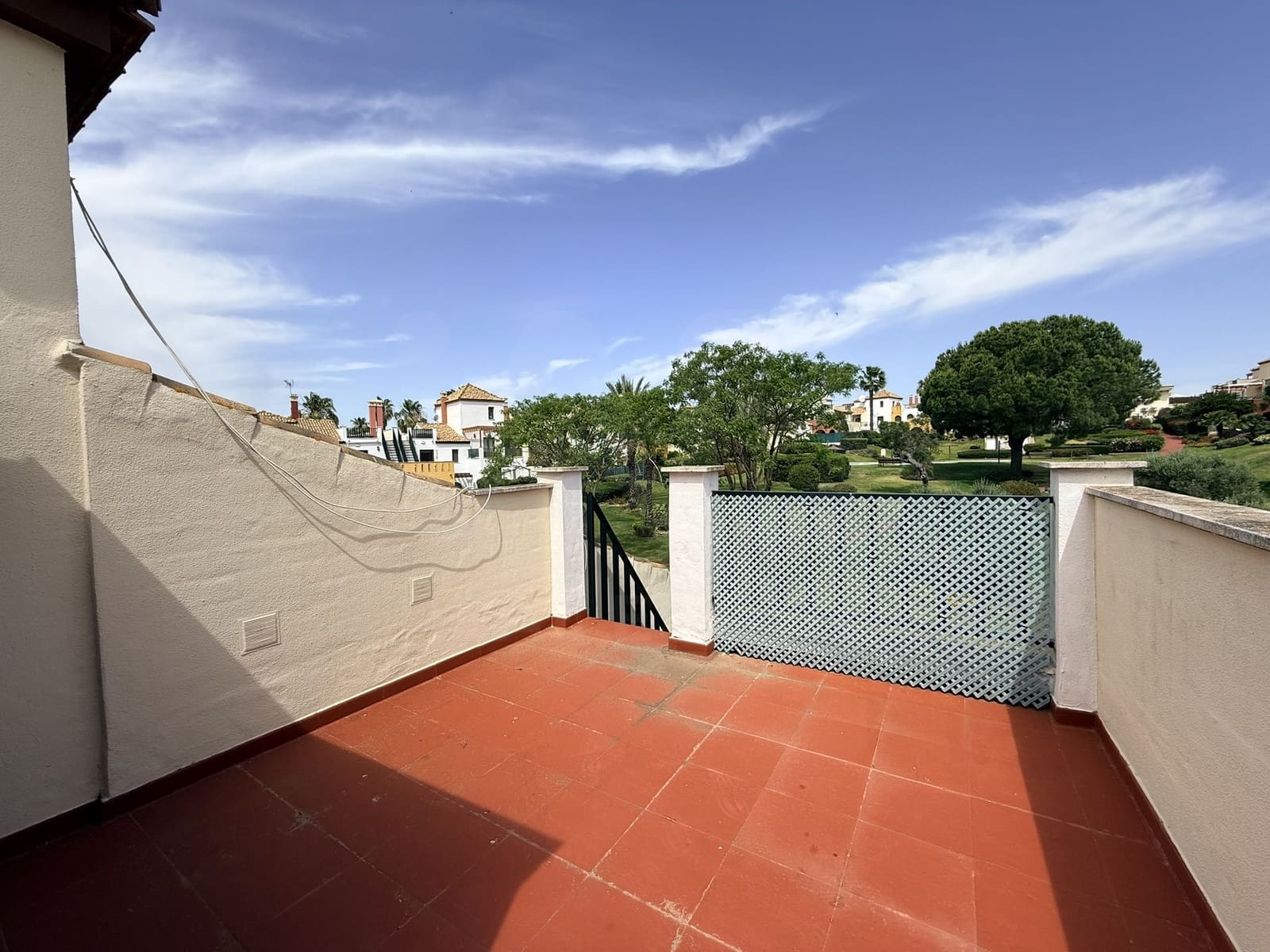 3 sypialnia Dom szeregowy na sprzedaż w Miasto Huelva z basenem - 265 000 € (Ref: 9987487)