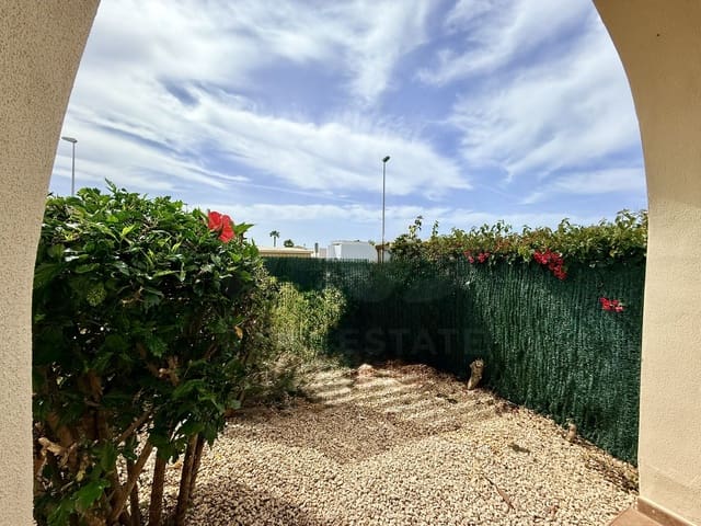 3 soverom Rekkehus til salgs i Huelva by med svømmebasseng - € 265 000 (Ref: 9987487)