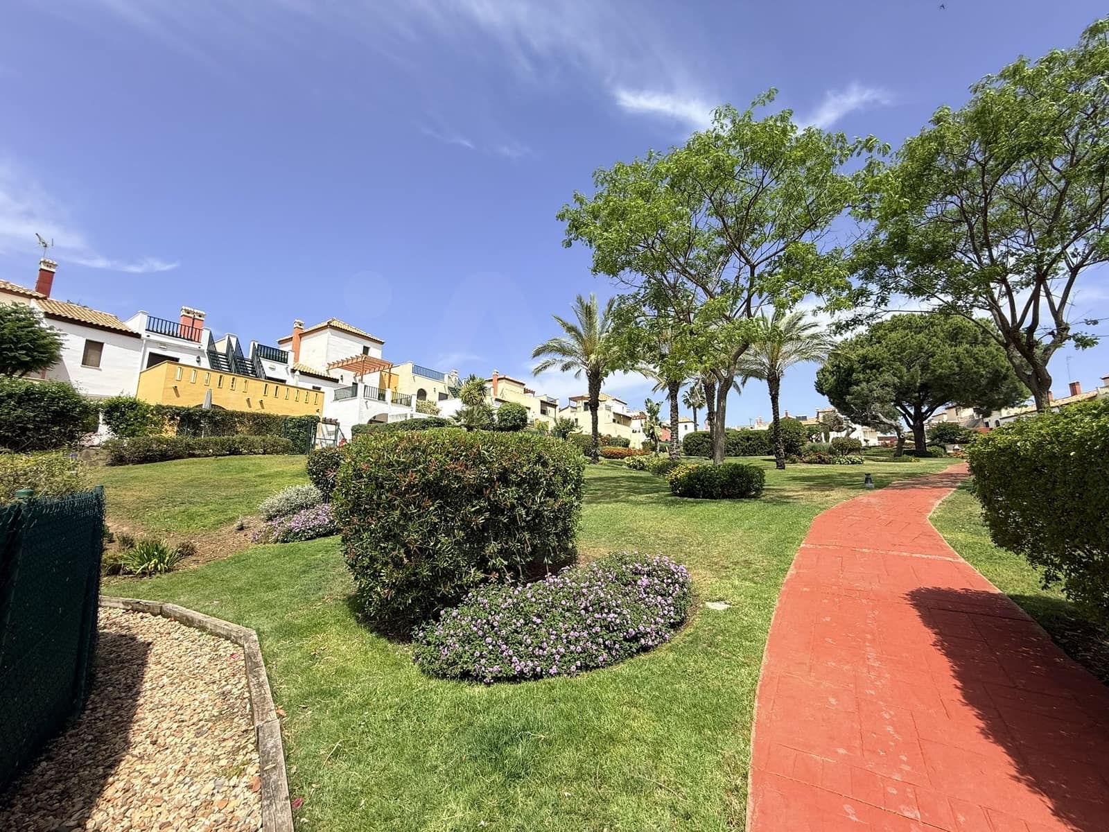 3 sypialnia Dom szeregowy na sprzedaż w Miasto Huelva z basenem - 265 000 € (Ref: 9987487)