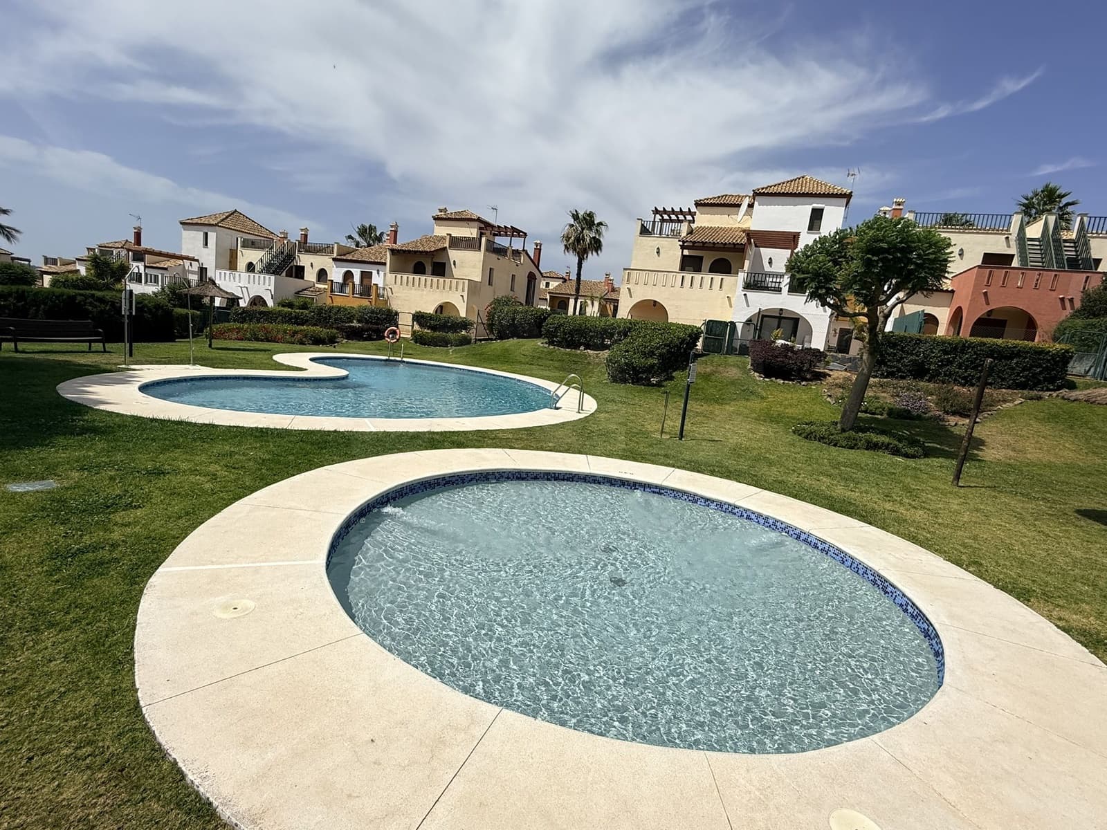 3 sypialnia Dom szeregowy na sprzedaż w Miasto Huelva z basenem - 265 000 € (Ref: 9987487)