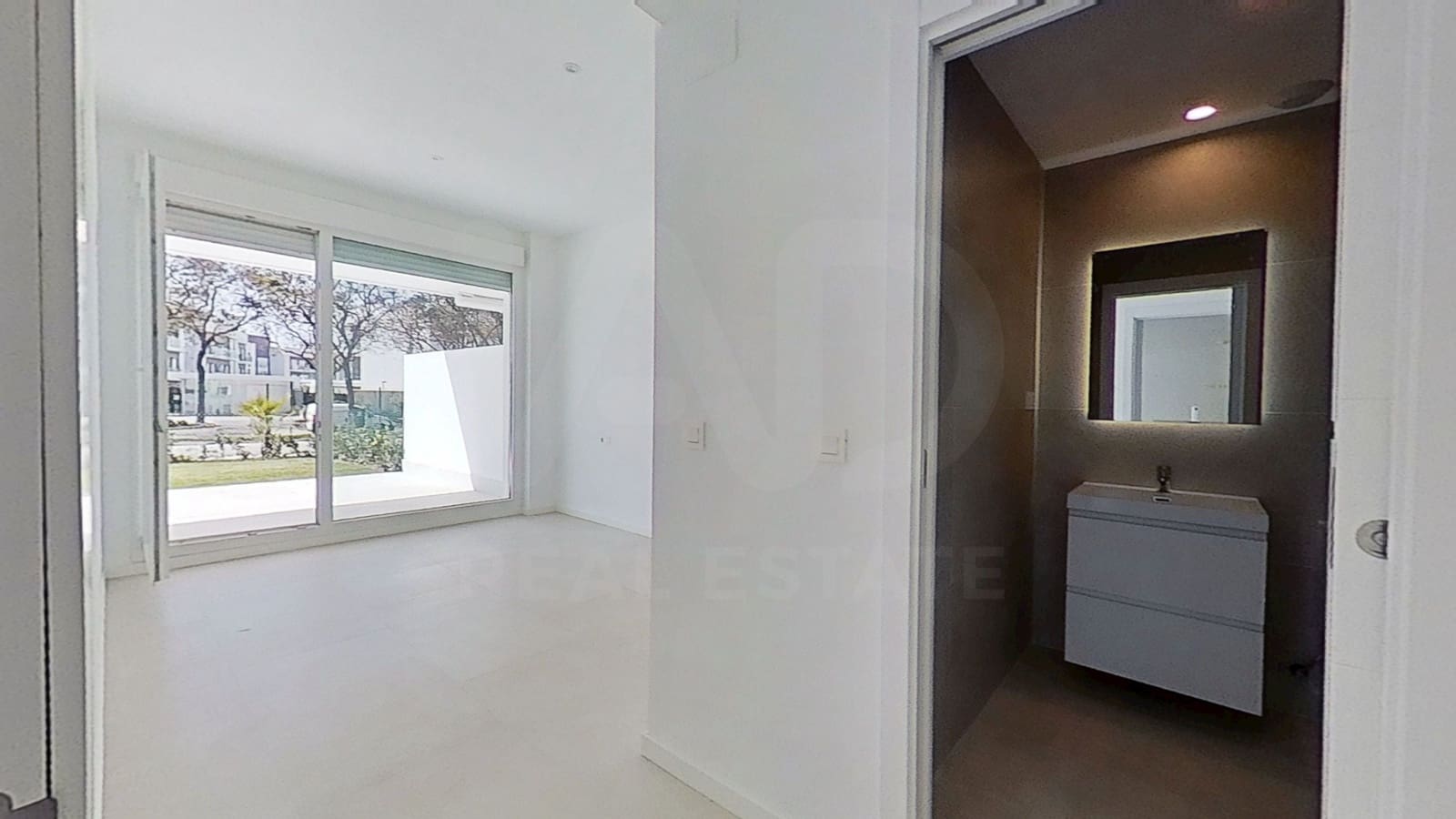 3 Zimmer Apartment zu verkaufen in Cadiz Stadt mit Pool Garage - 695.000 € (Ref: 9987493)