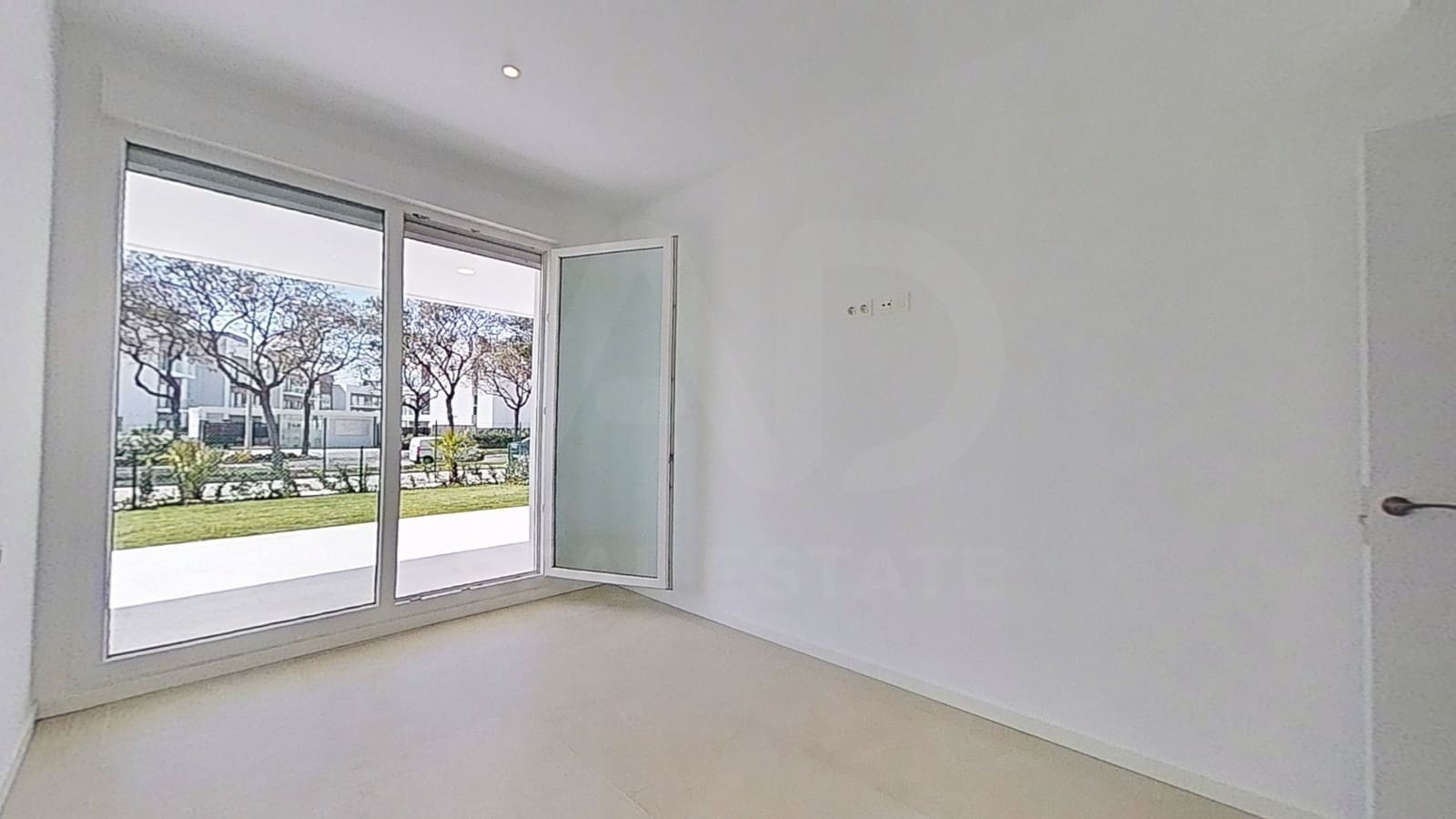 3 Zimmer Apartment zu verkaufen in Cadiz Stadt mit Pool Garage - 695.000 € (Ref: 9987493)