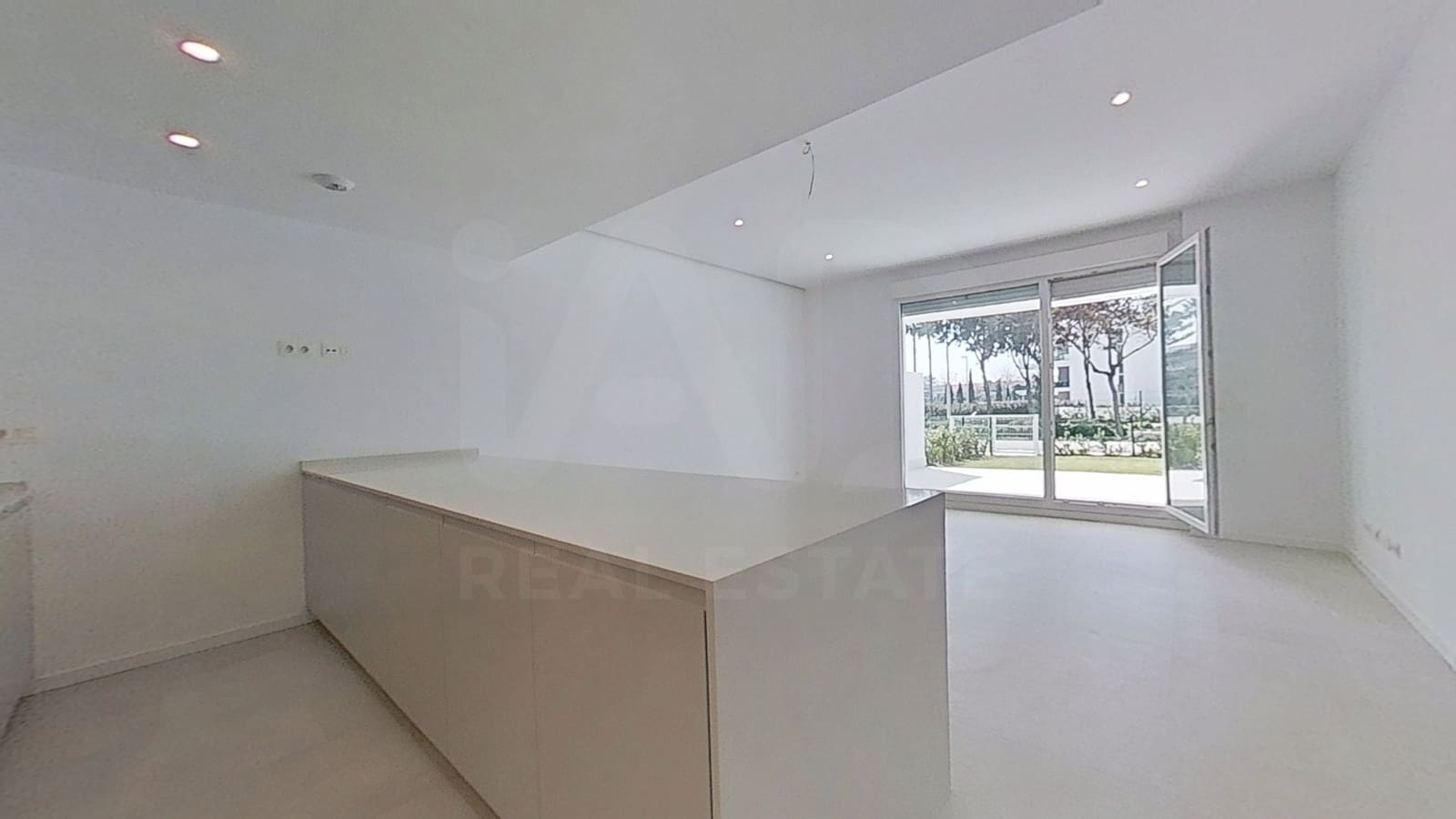 3 Zimmer Apartment zu verkaufen in Cadiz Stadt mit Pool Garage - 695.000 € (Ref: 9987493)