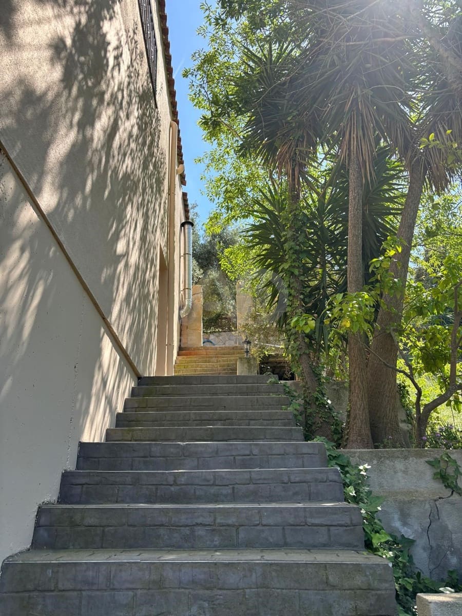 5 soveværelse Byhus til salg i Barcelona by med swimmingpool garage - € 495.000 (Ref: 9987496)