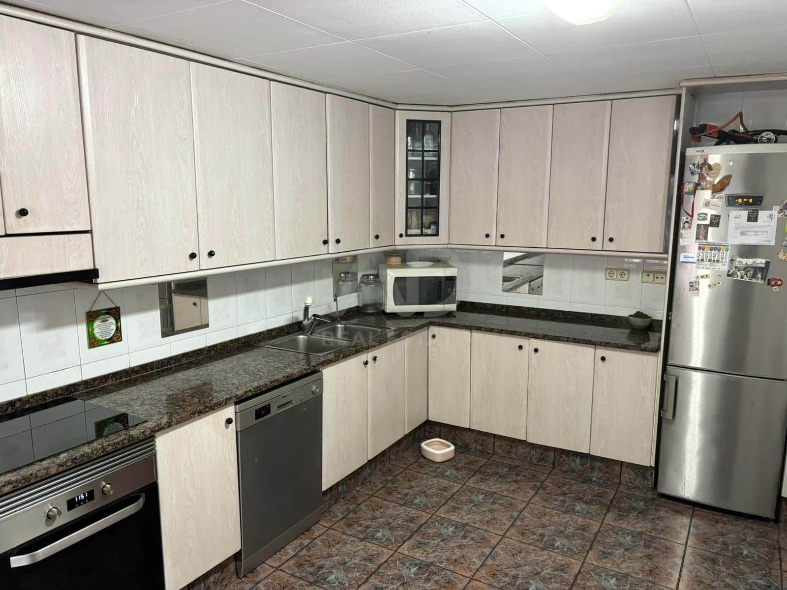 5 soveværelse Byhus til salg i Barcelona by med swimmingpool garage - € 495.000 (Ref: 9987496)