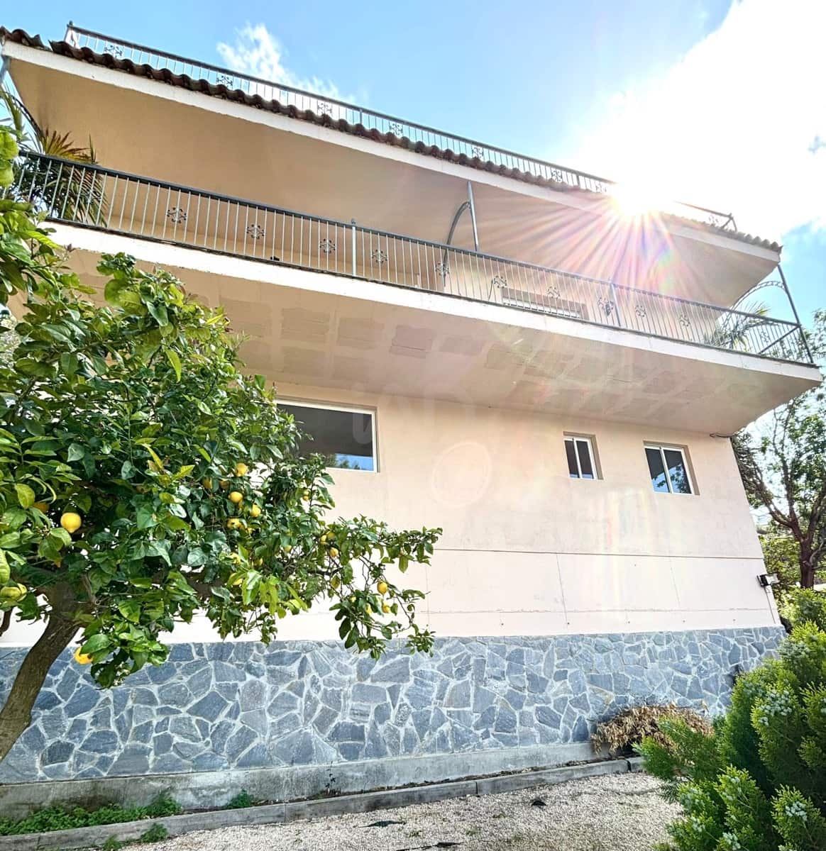 5 soveværelse Byhus til salg i Barcelona by med swimmingpool garage - € 495.000 (Ref: 9987496)