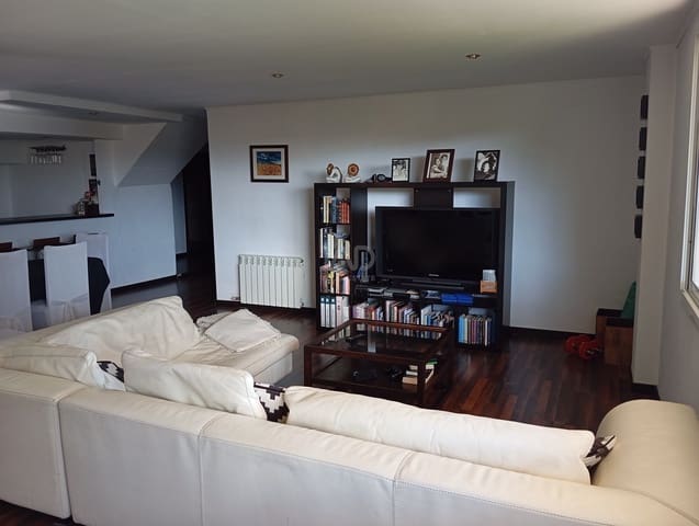 5 soverom Hus til salgs i Barcelona by med svømmebasseng garasje - € 495 000 (Ref: 9987496)