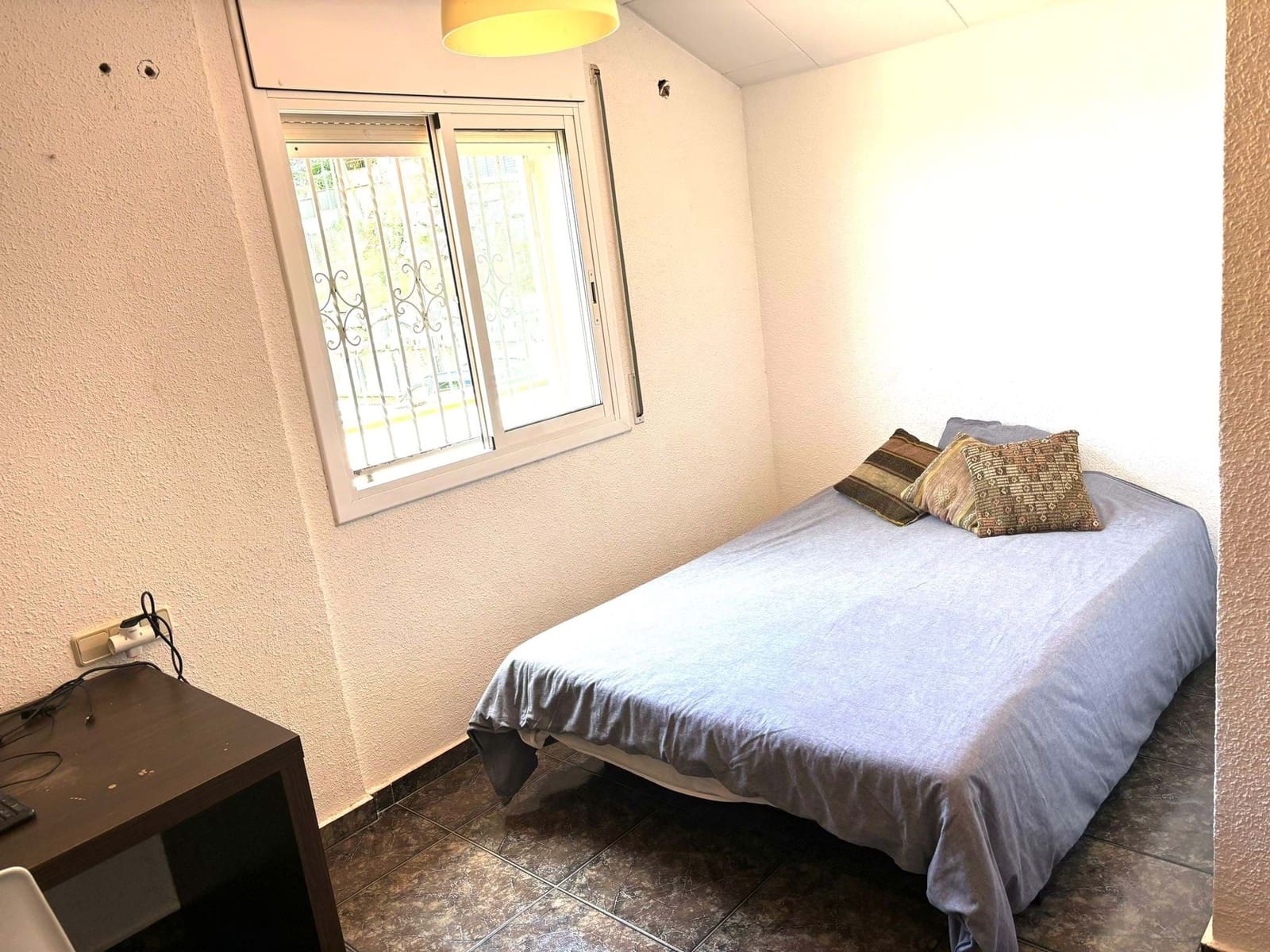 5 soveværelse Byhus til salg i Barcelona by med swimmingpool garage - € 495.000 (Ref: 9987496)