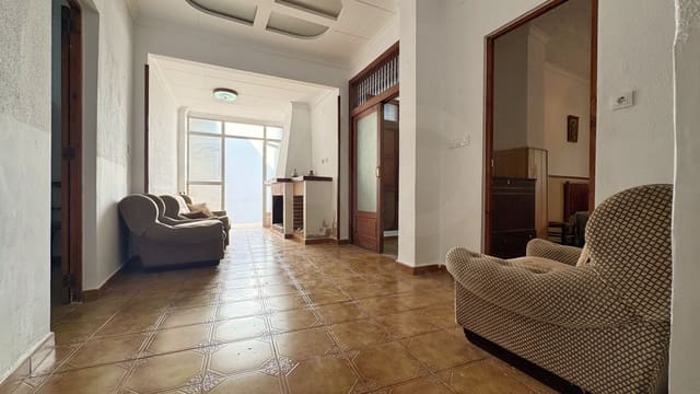 3 soveværelse Byhus til salg i Alicante by - € 140.000 (Ref: 9987497)