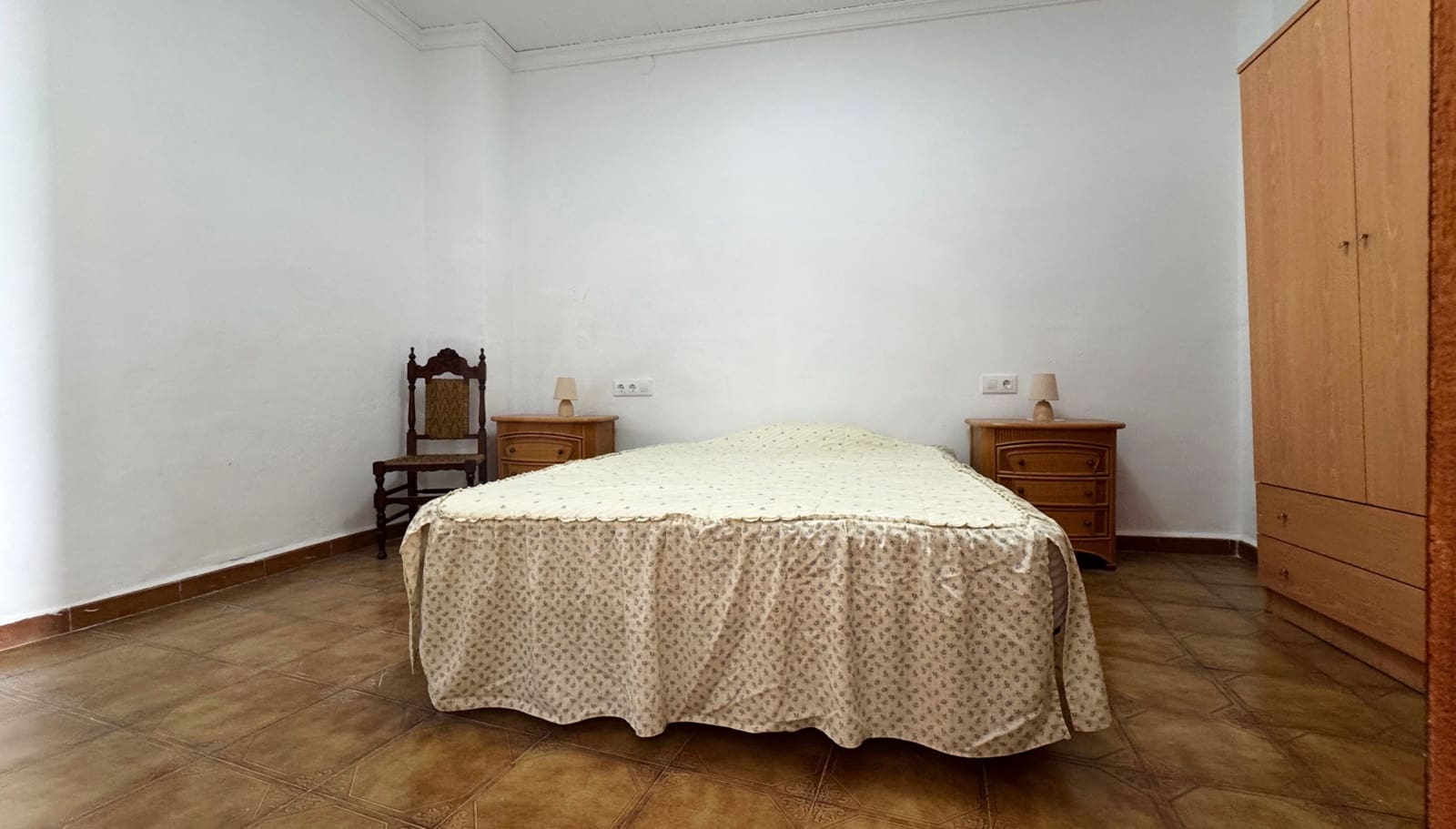 3 soveværelse Byhus til salg i Alicante by - € 140.000 (Ref: 9987497)
