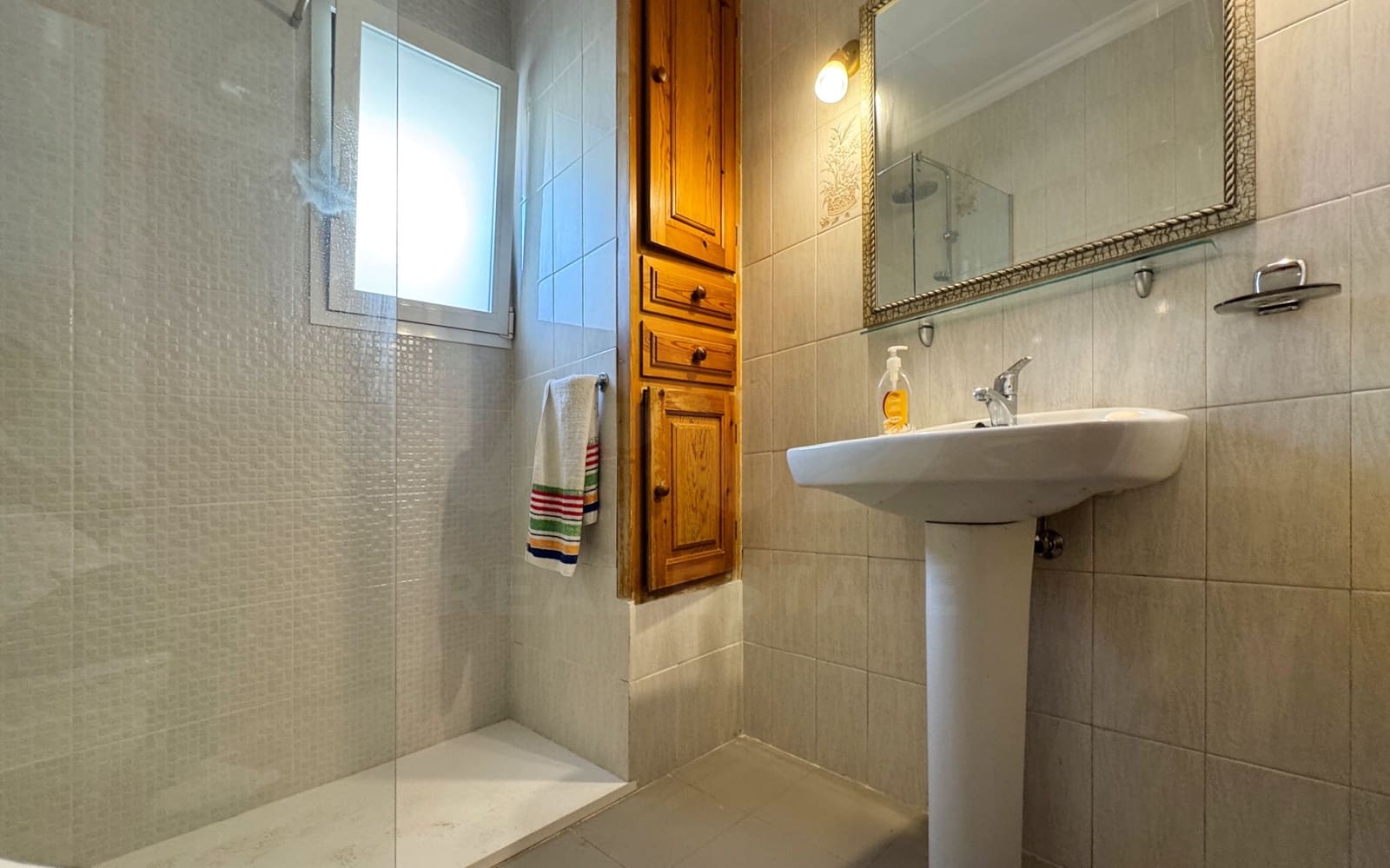 3 soveværelse Byhus til salg i Alicante by - € 140.000 (Ref: 9987497)