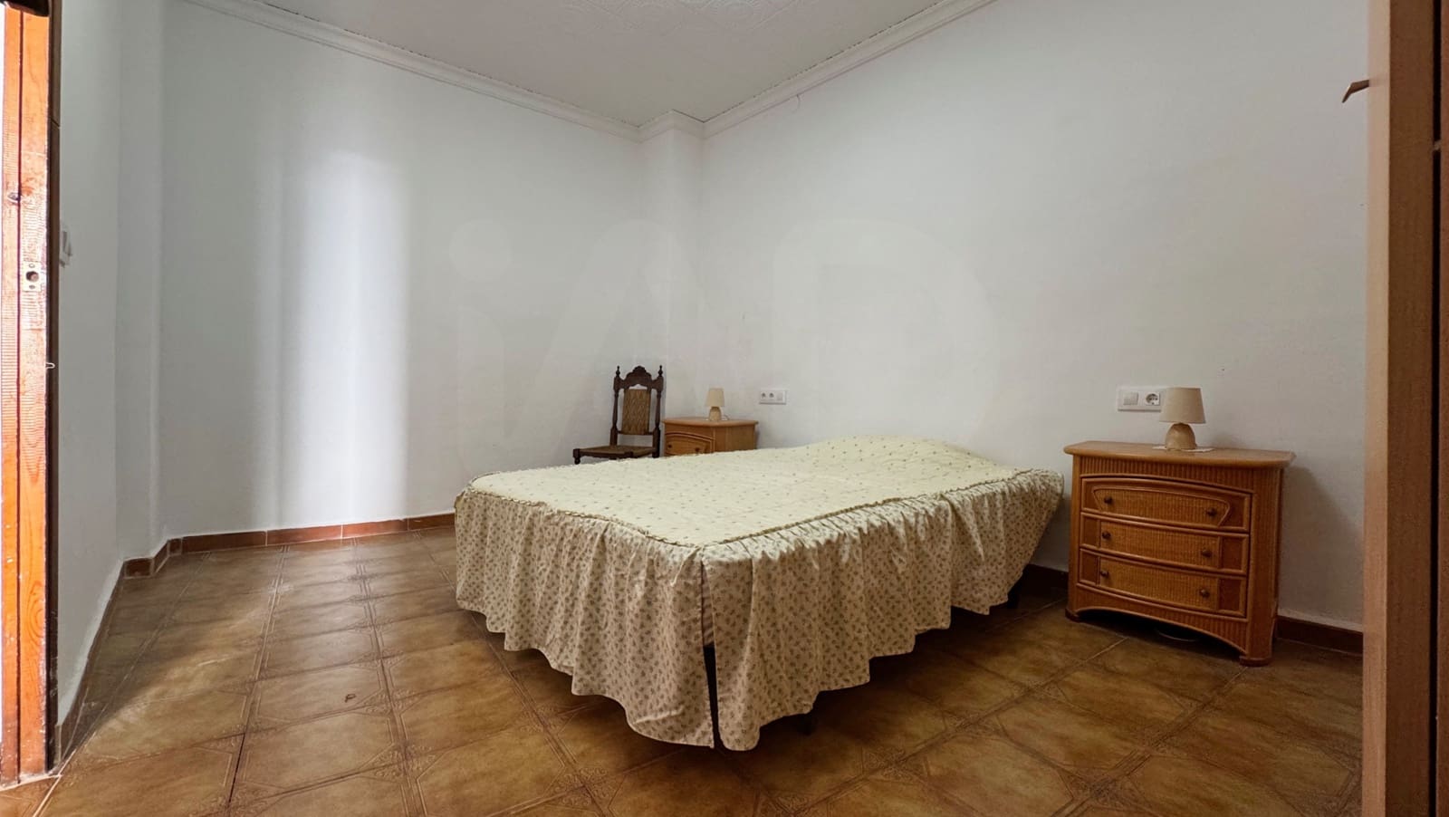 3 soveværelse Byhus til salg i Alicante by - € 140.000 (Ref: 9987497)
