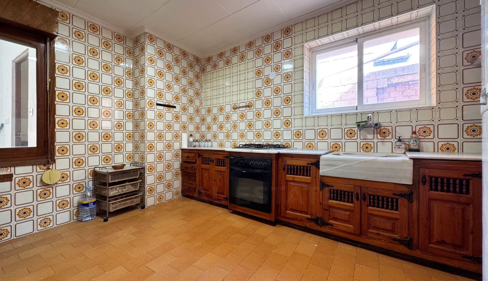 3 soveværelse Byhus til salg i Alicante by - € 140.000 (Ref: 9987497)