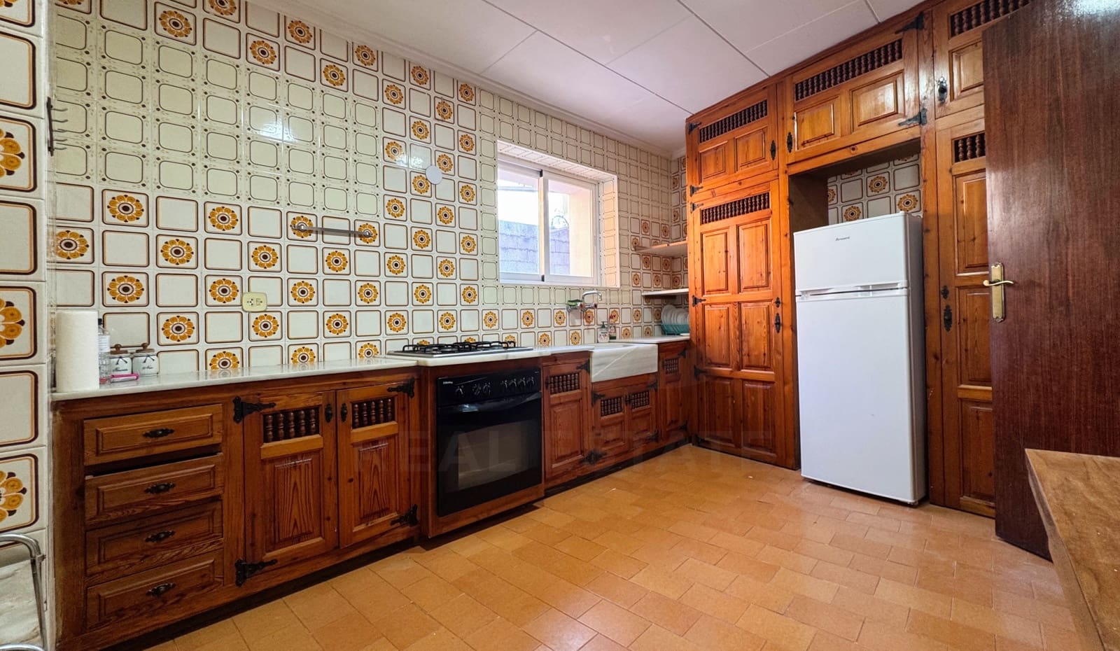 3 soveværelse Byhus til salg i Alicante by - € 140.000 (Ref: 9987497)