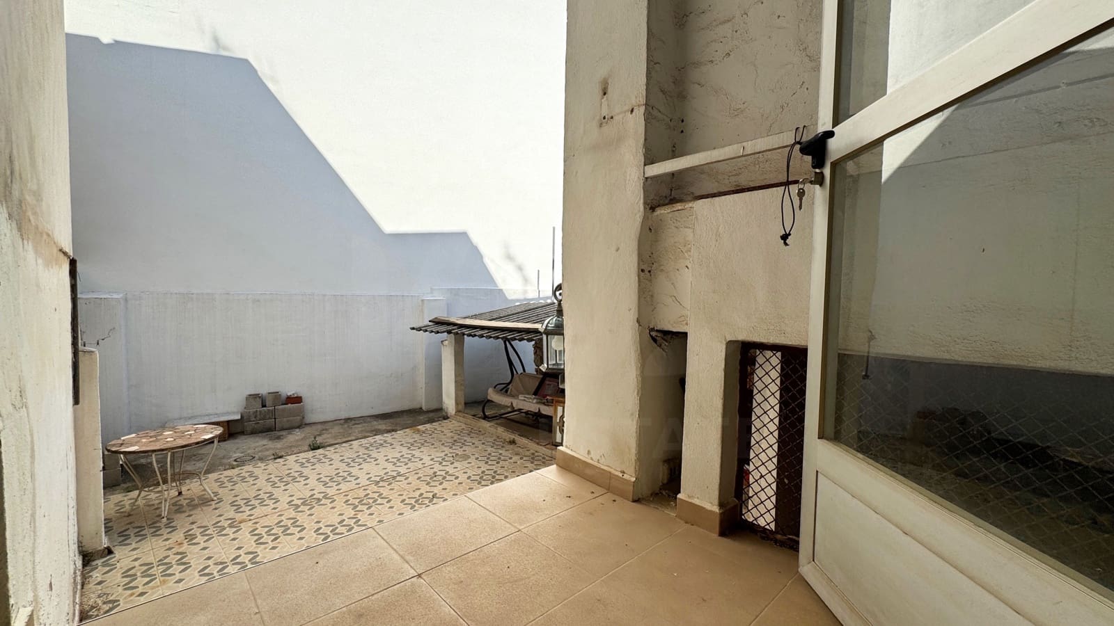 3 soveværelse Byhus til salg i Alicante by - € 140.000 (Ref: 9987497)