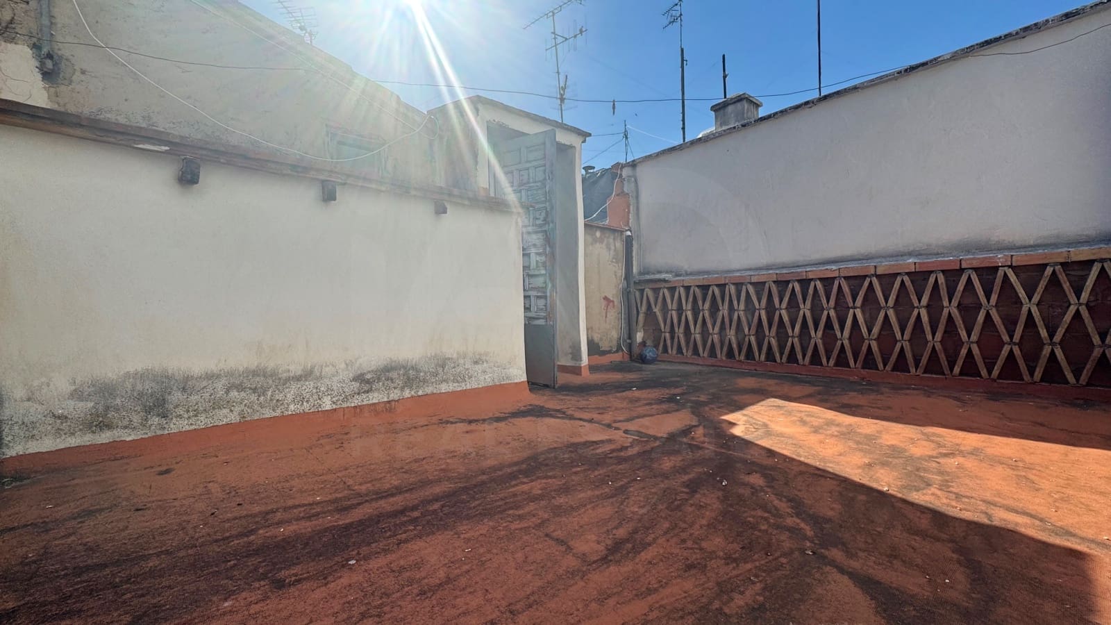 3 soveværelse Byhus til salg i Alicante by - € 140.000 (Ref: 9987497)