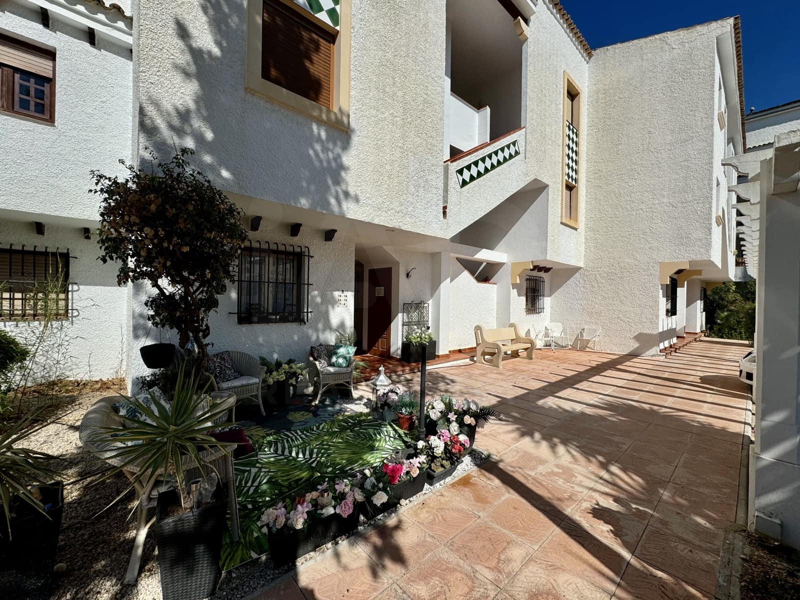 2 slaapkamer Penthouse te koop in Alicante stad - € 157.000 (Ref: 9987500)