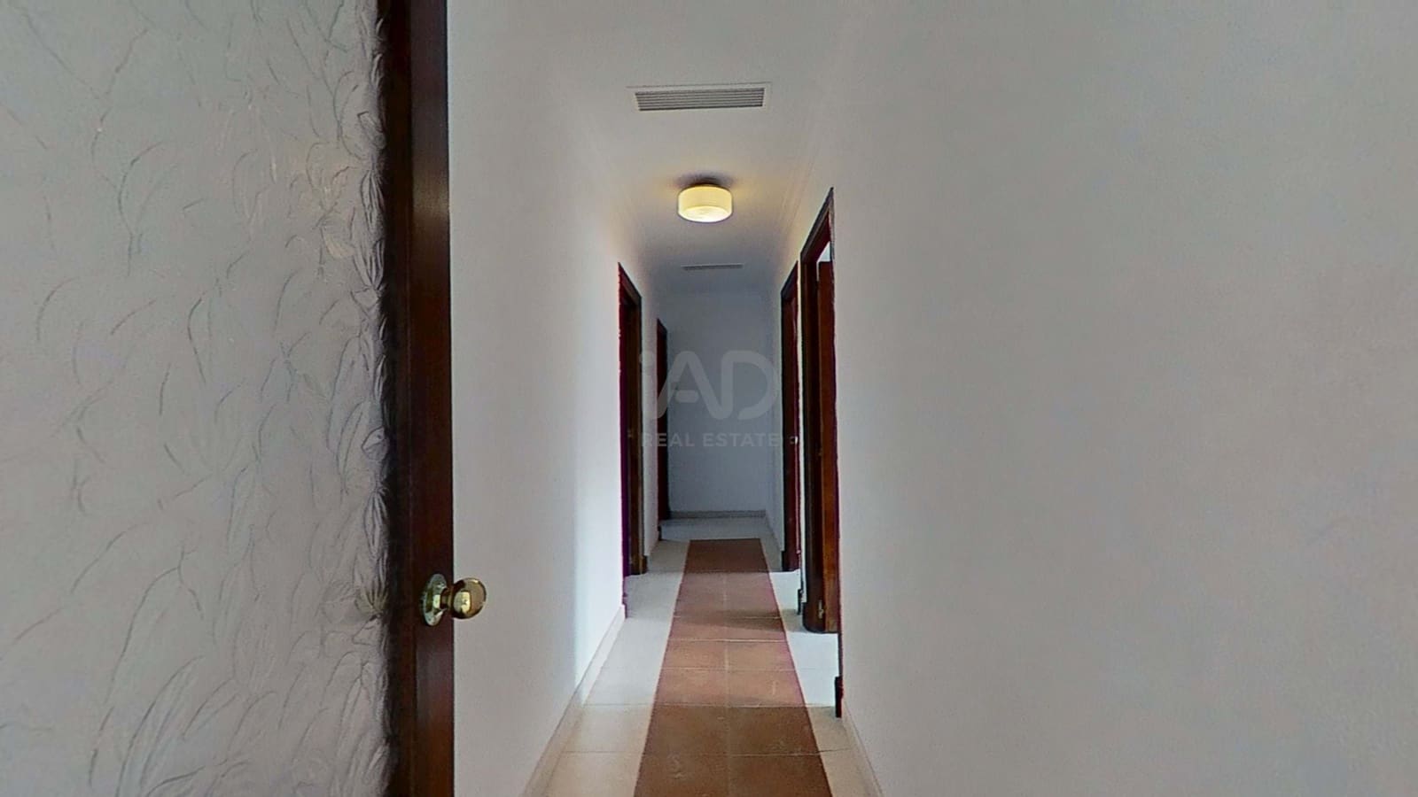 5 bedroom Townhouse for sale in Cadiz city - € 349,900 (Ref: 9987505)