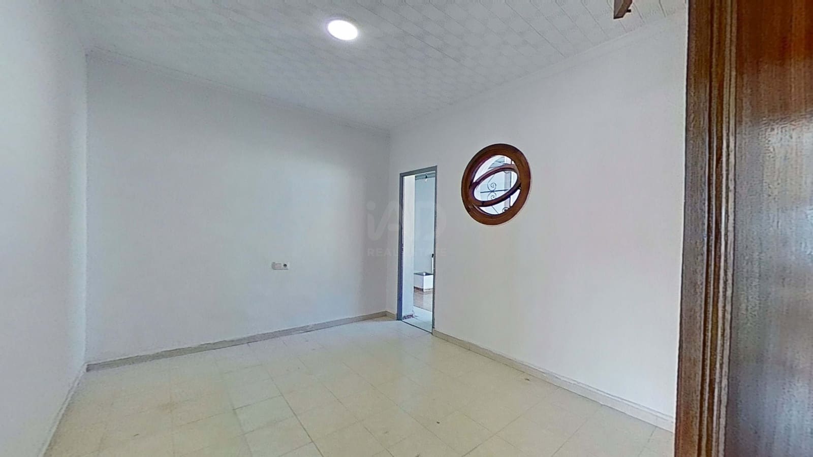 5 bedroom Townhouse for sale in Cadiz city - € 349,900 (Ref: 9987505)