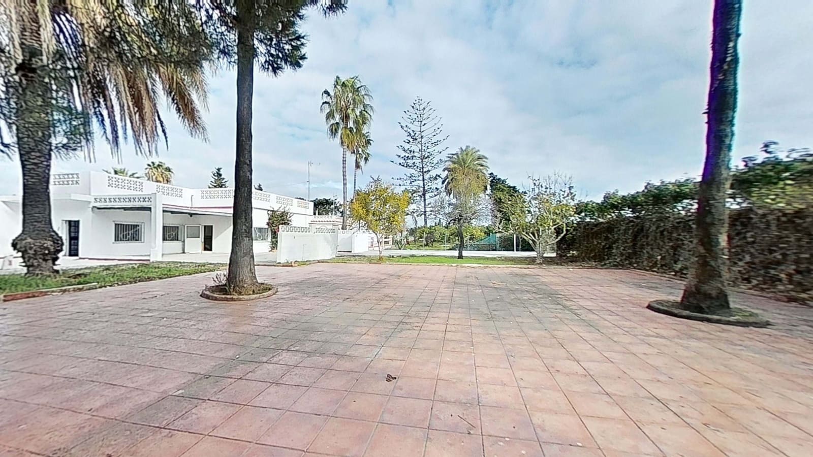 5 bedroom Townhouse for sale in Cadiz city - € 349,900 (Ref: 9987505)