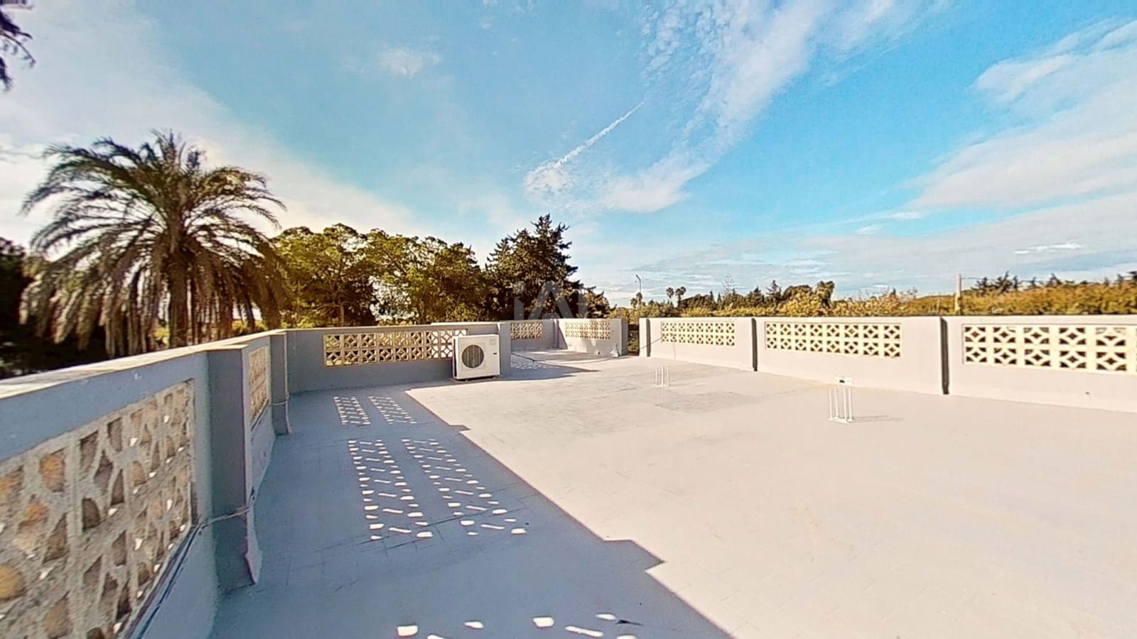5 bedroom Townhouse for sale in Cadiz city - € 349,900 (Ref: 9987505)