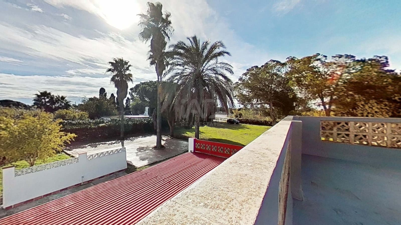 5 bedroom Townhouse for sale in Cadiz city - € 349,900 (Ref: 9987505)