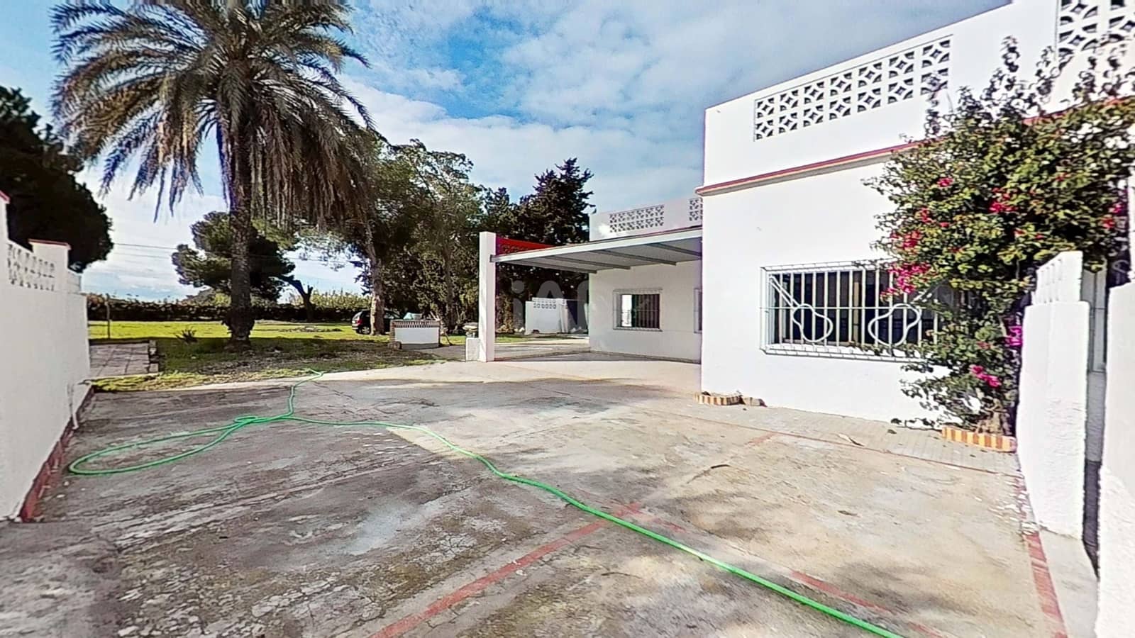 5 bedroom Townhouse for sale in Cadiz city - € 349,900 (Ref: 9987505)