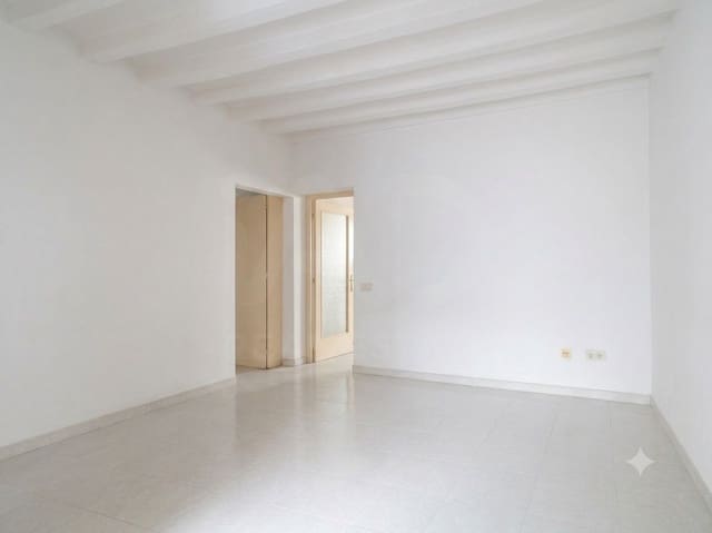 Apartamento de 4 habitaciones en Cubelles en venta - 140.000 € (Ref: 9987510)
