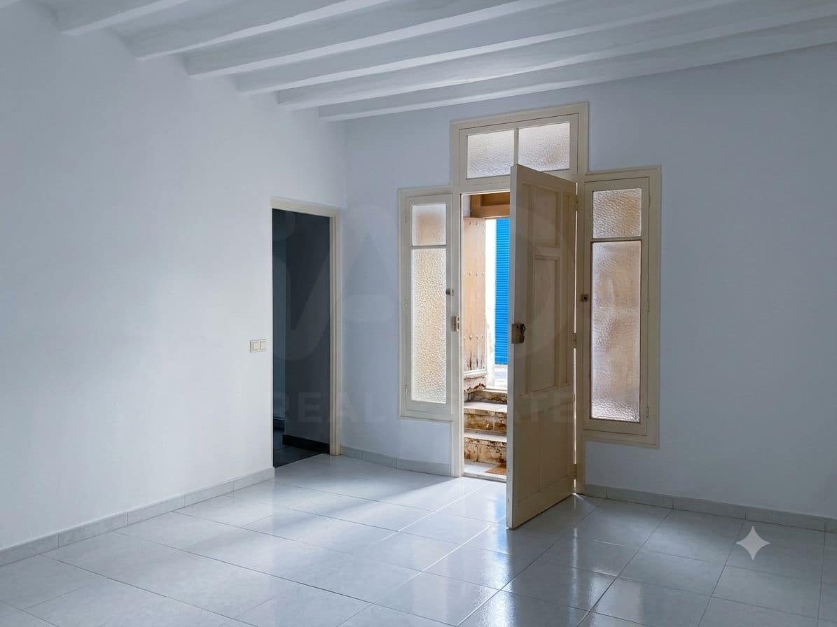 4 slaapkamer Appartement te koop in Barcelona stad - € 140.000 (Ref: 9987510)