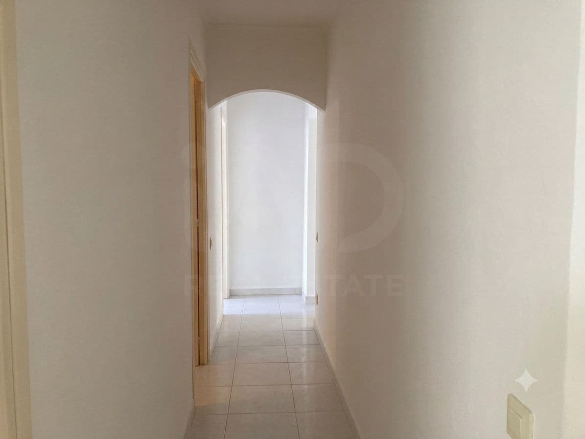 4 slaapkamer Appartement te koop in Barcelona stad - € 140.000 (Ref: 9987510)