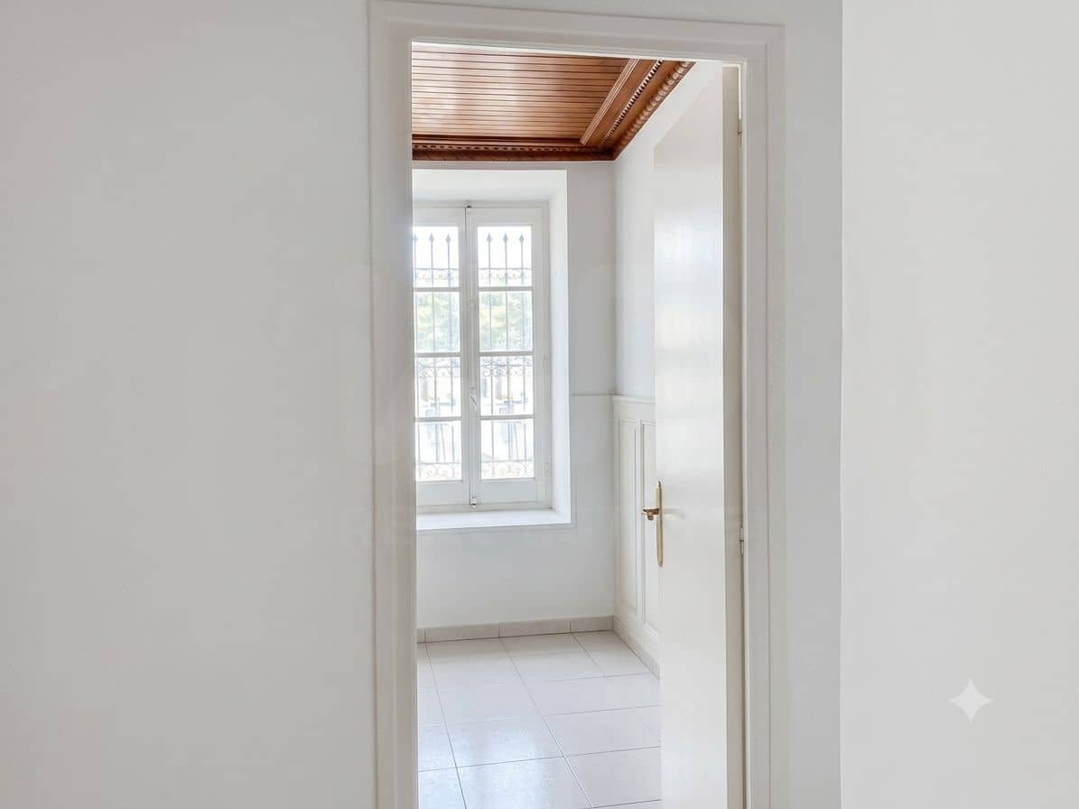 4 slaapkamer Appartement te koop in Barcelona stad - € 140.000 (Ref: 9987510)