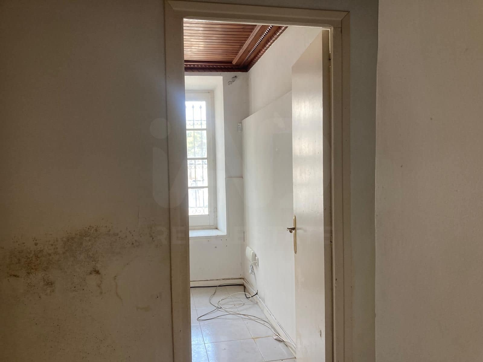 4 slaapkamer Appartement te koop in Barcelona stad - € 140.000 (Ref: 9987510)