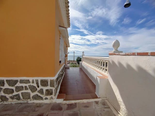 4 bedroom Townhouse for sale in Torre de Benagalbon, Rincón de la Victoria with garage - € 789,000 (Ref: 9987514)