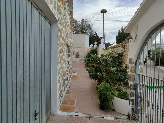 4 bedroom Townhouse for sale in Torre de Benagalbon, Rincón de la Victoria with garage - € 789,000 (Ref: 9987514)