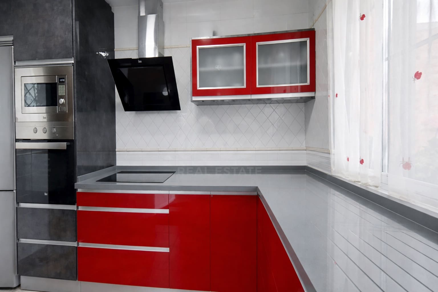 4 Zimmer Haus zu verkaufen in Cadiz Stadt mit Garage - 180.000 € (Ref: 9987517)