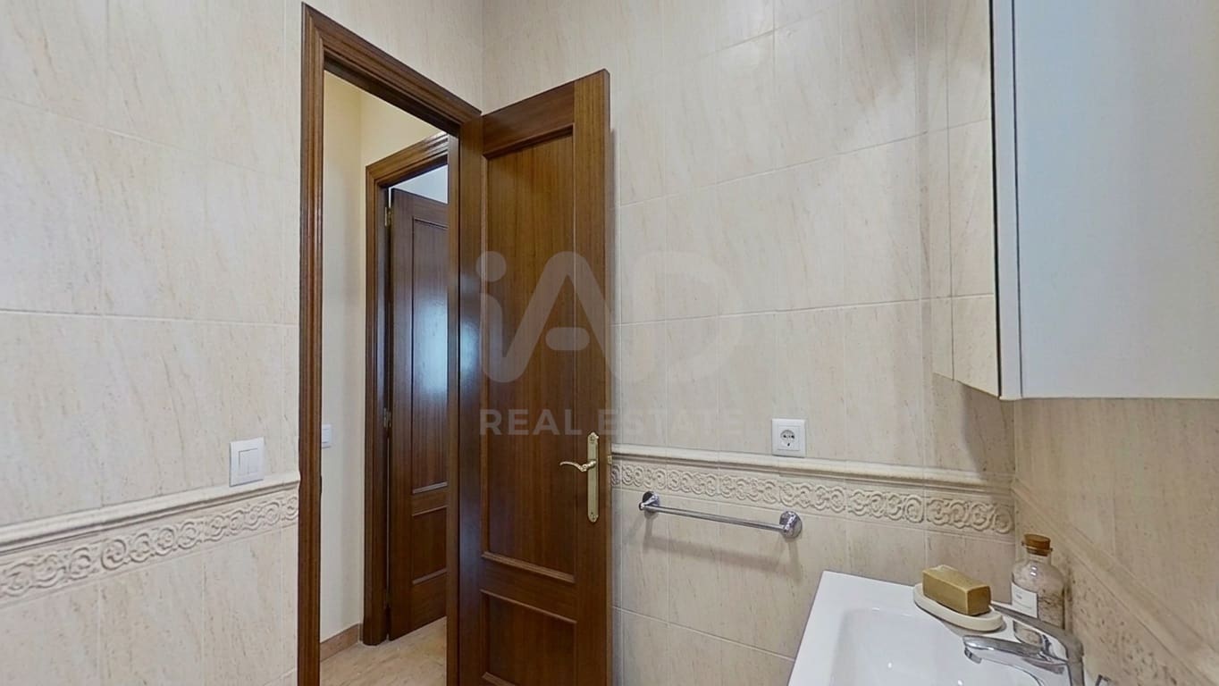 4 Zimmer Haus zu verkaufen in Cadiz Stadt mit Garage - 180.000 € (Ref: 9987517)