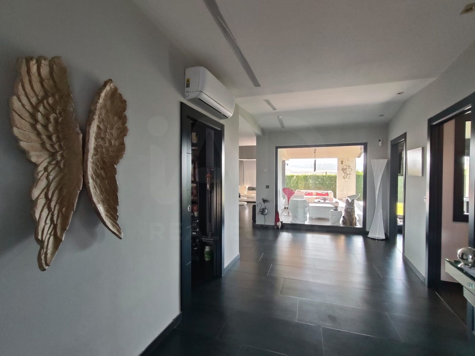 4 bedroom Townhouse for sale in Palencia city with pool garage - € 680,000 (Ref: 9987518)