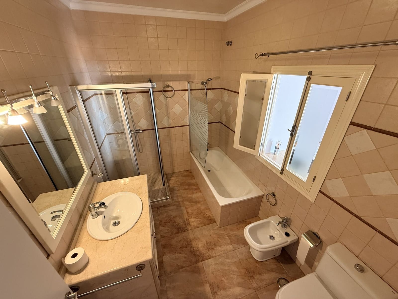 4 soveværelse Byhus til salg i Huelva by - € 199.000 (Ref: 9987526)