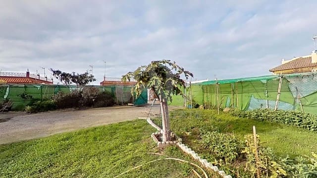 Grunde uden byggetilladelser til salg i Cádiz by - € 130.000 (Ref: 9987527)