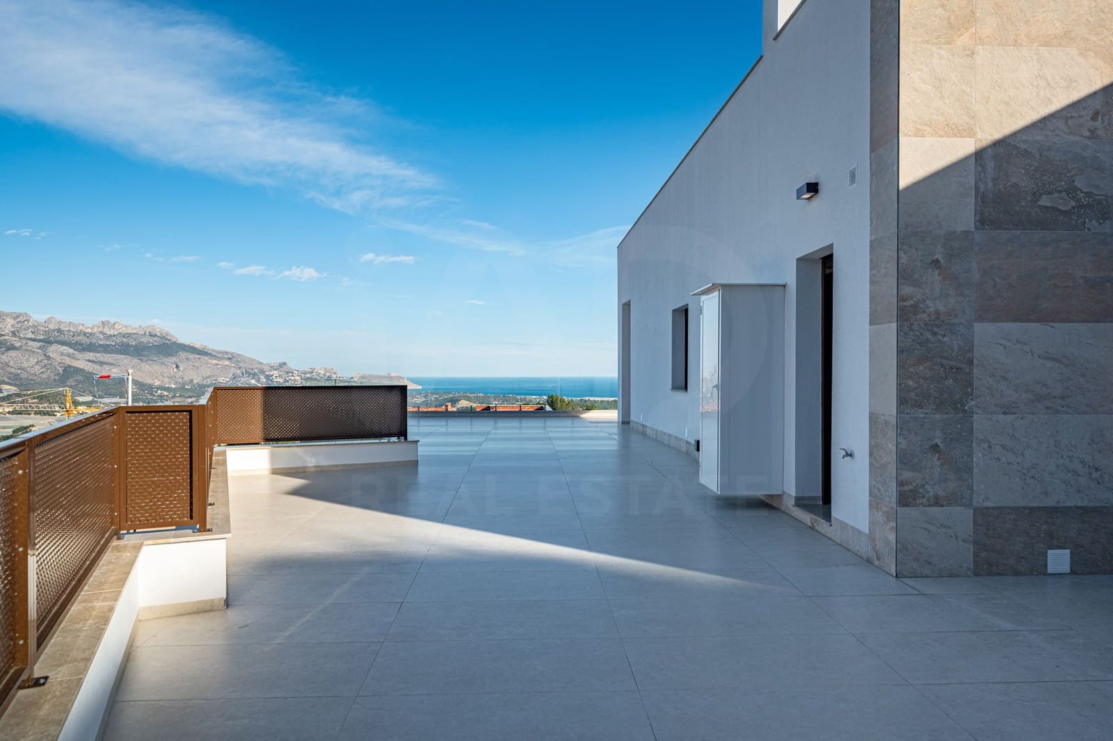 3 bedroom Townhouse for sale in Alicante / Alacant city with pool - € 659,000 (Ref: 9987528)