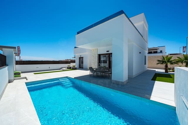 4 soverom Villa til salgs i Desamparados - Hurchillo - Torremendo, Orihuela med svømmebasseng - € 649 000 (Ref: 9987529)