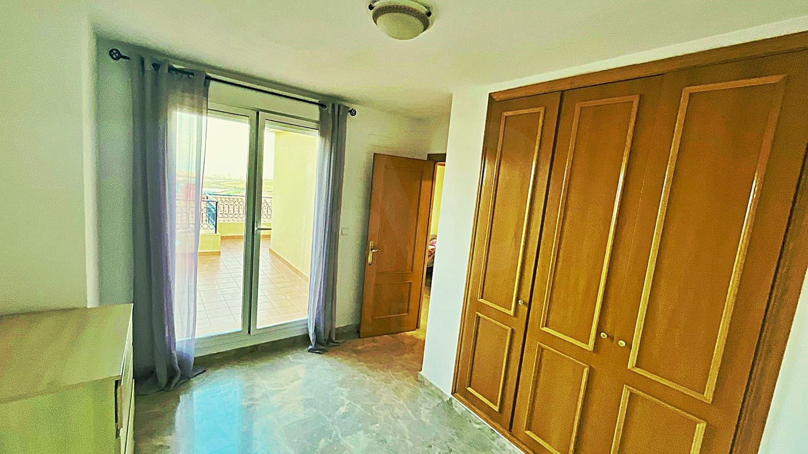 3 sovrum Radhus till salu i Alicante stad med garage - 305 000 € (Ref: 9987532)