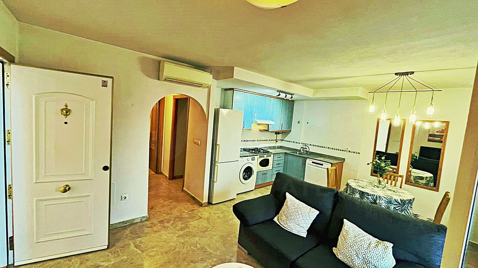 3 sovrum Radhus till salu i Alicante stad med garage - 305 000 € (Ref: 9987532)