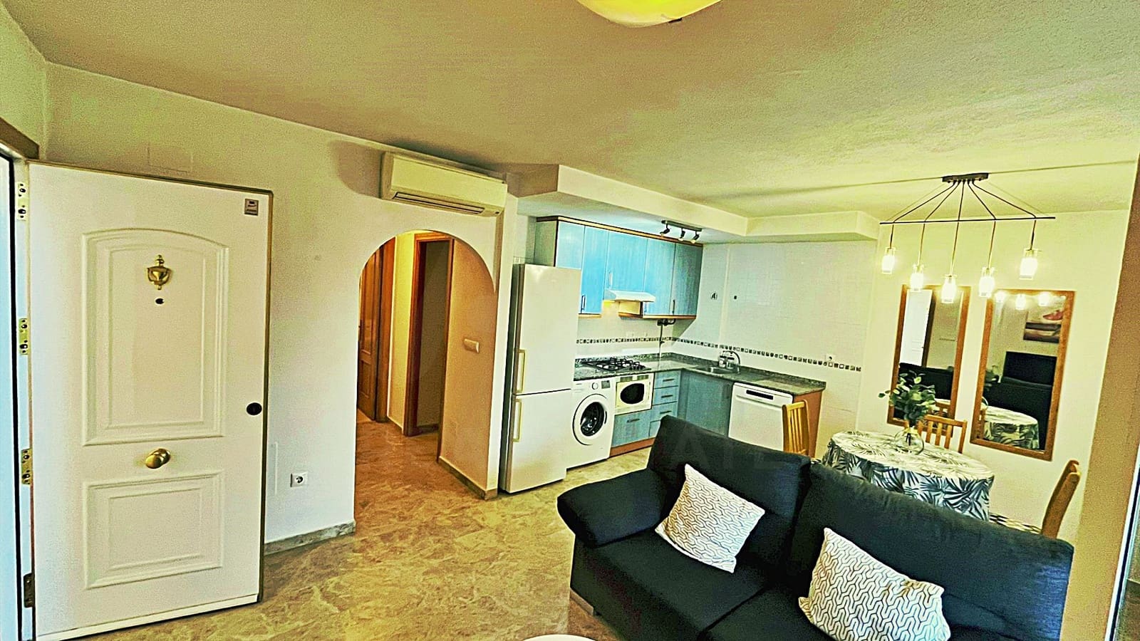 3 sovrum Radhus till salu i Alicante stad med garage - 305 000 € (Ref: 9987532)