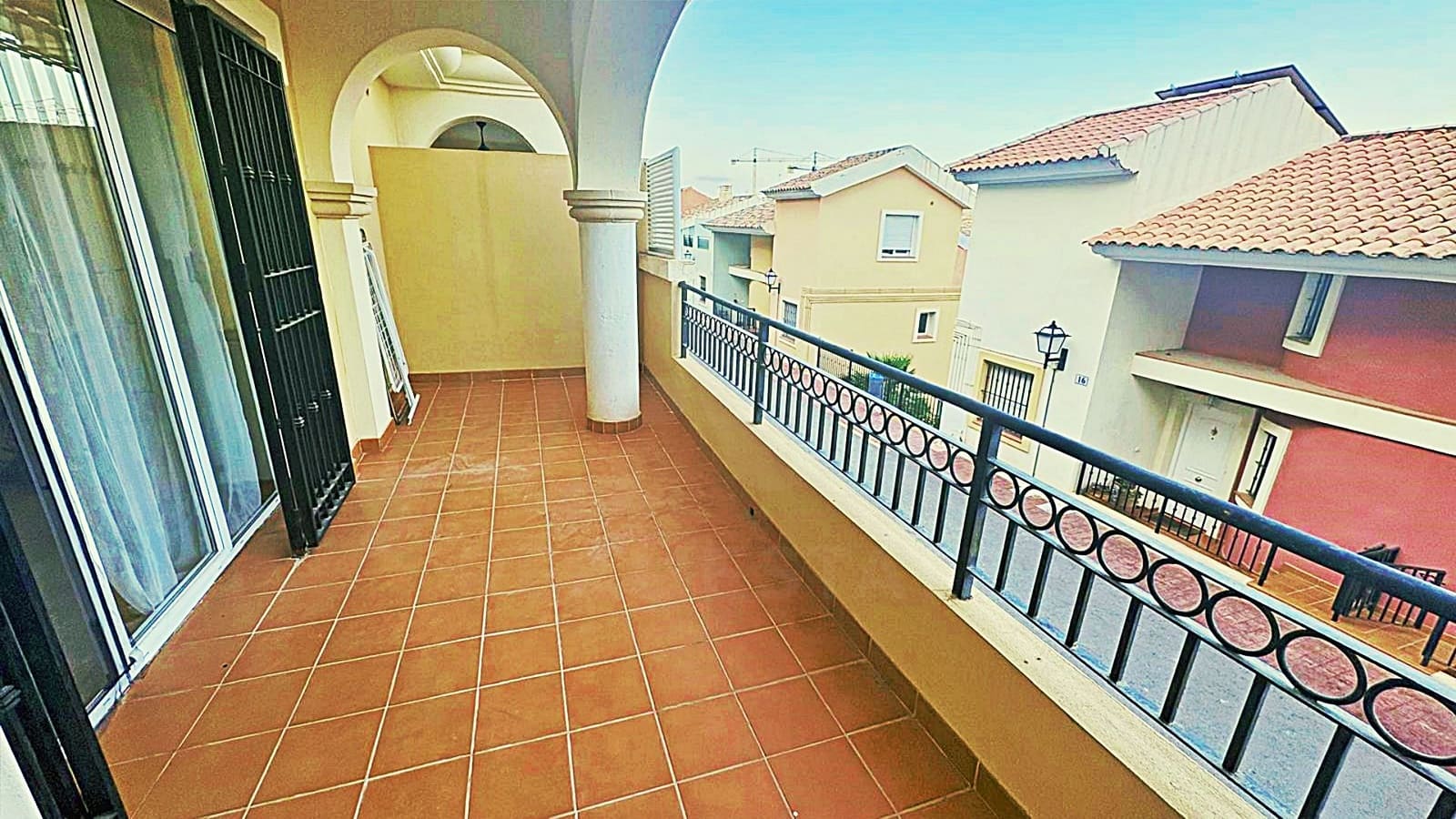3 sovrum Radhus till salu i Alicante stad med garage - 305 000 € (Ref: 9987532)