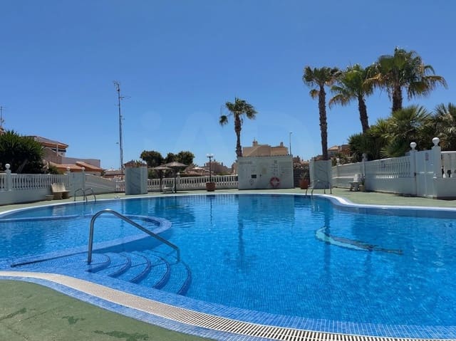 2 soveværelse Byhus til salg i Playa Flamenca, Orihuela med swimmingpool - € 199.000 (Ref: 9987533)