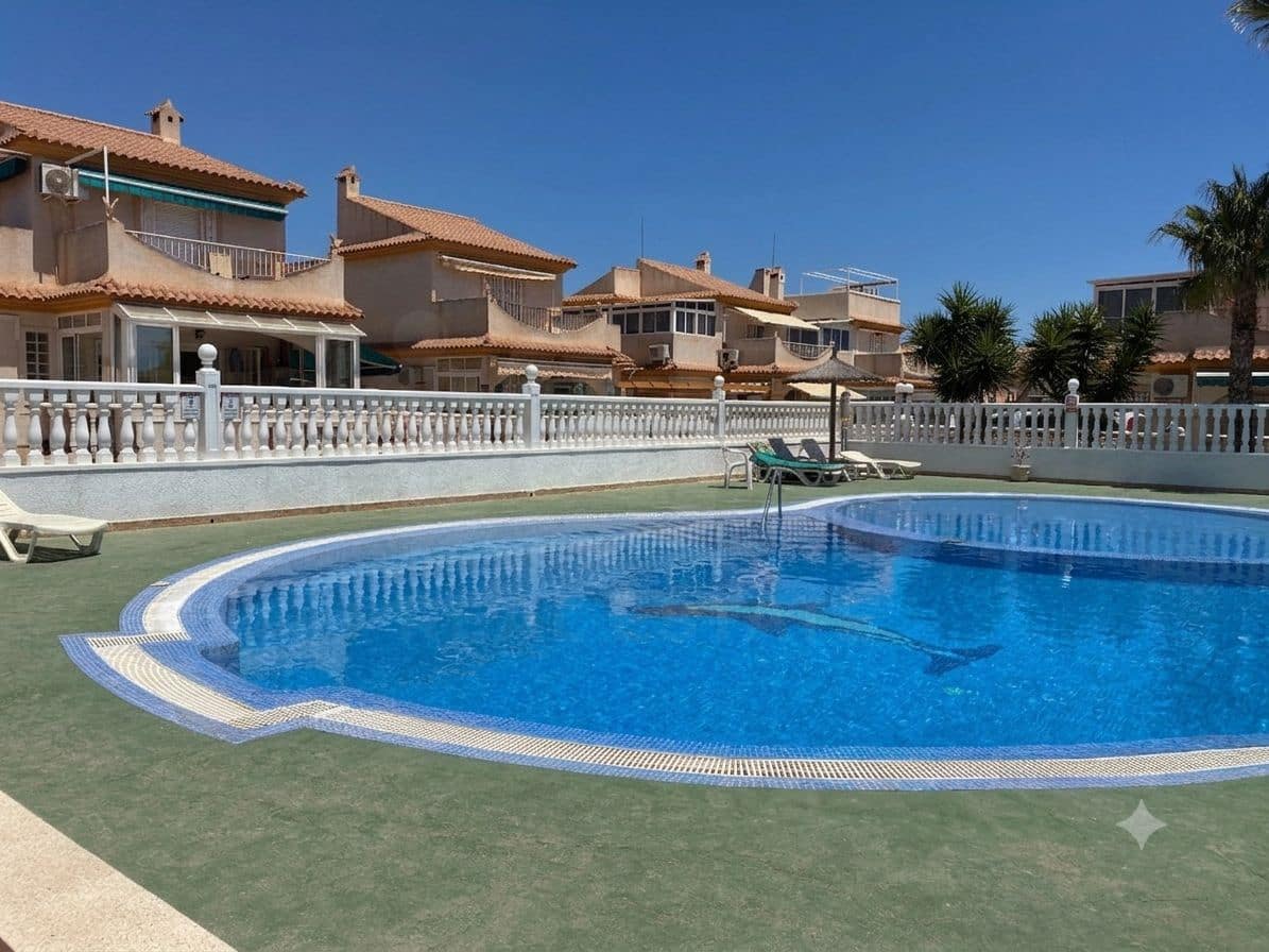 2 makuuhuone Omakotitalo myytävänä paikassa Alicante kaupunki mukana uima-altaan - 199 000 € (Ref: 9987533)