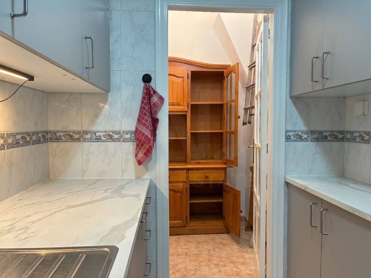 2 makuuhuone Omakotitalo myytävänä paikassa Alicante kaupunki mukana uima-altaan - 199 000 € (Ref: 9987533)