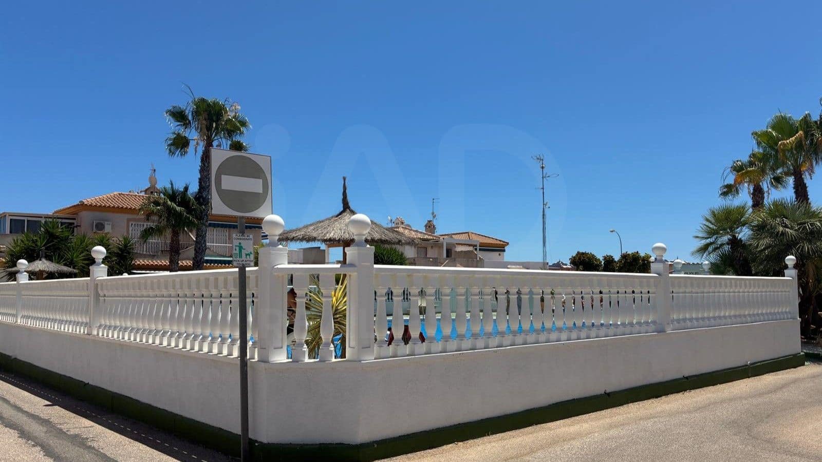 2 makuuhuone Omakotitalo myytävänä paikassa Alicante kaupunki mukana uima-altaan - 199 000 € (Ref: 9987533)